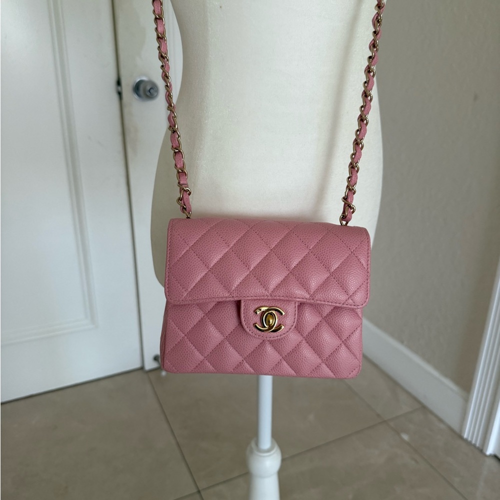 Chanel Mini flap classic, vintage, caviar leather GHW. Rose sakura, excellent
